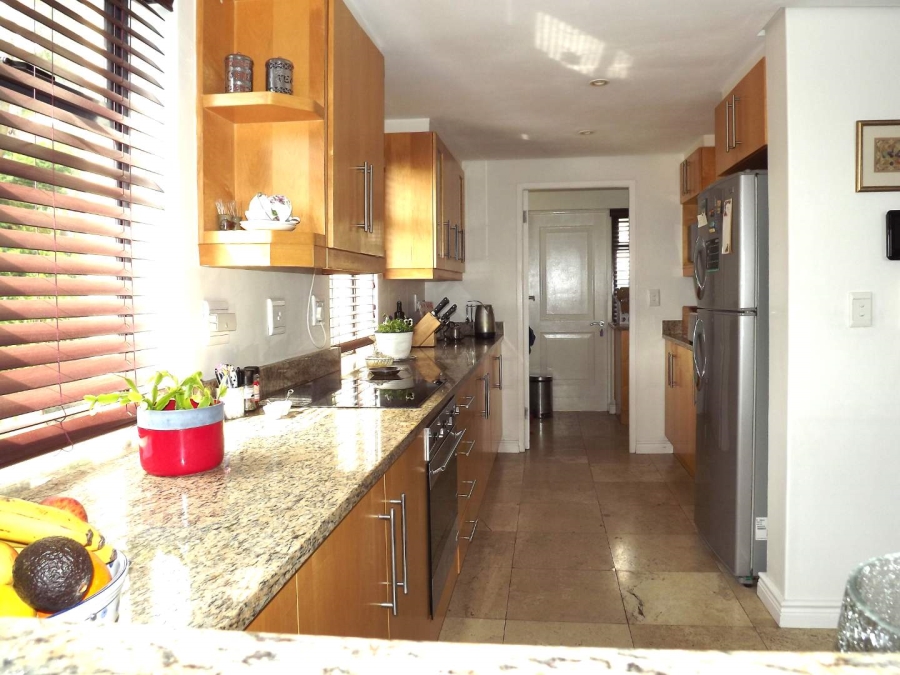 3 Bedroom Property for Sale in Sea Point Western Cape